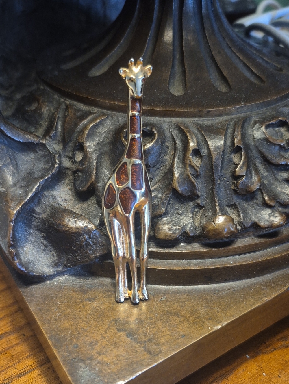 Liz Claiborne Vintage Gold-tone And Brown Giraffe Brooch